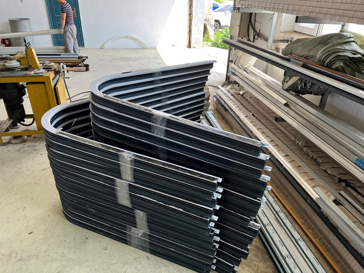 直角門窗型材拉彎